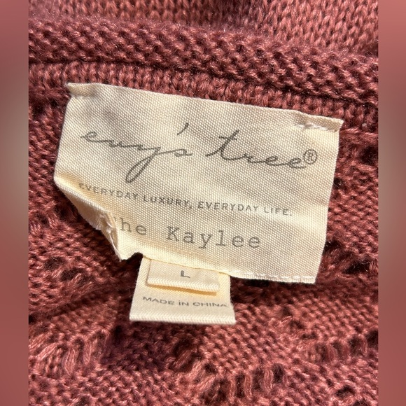 Evy’s Tree- large cardigan - Picture 7 of 7